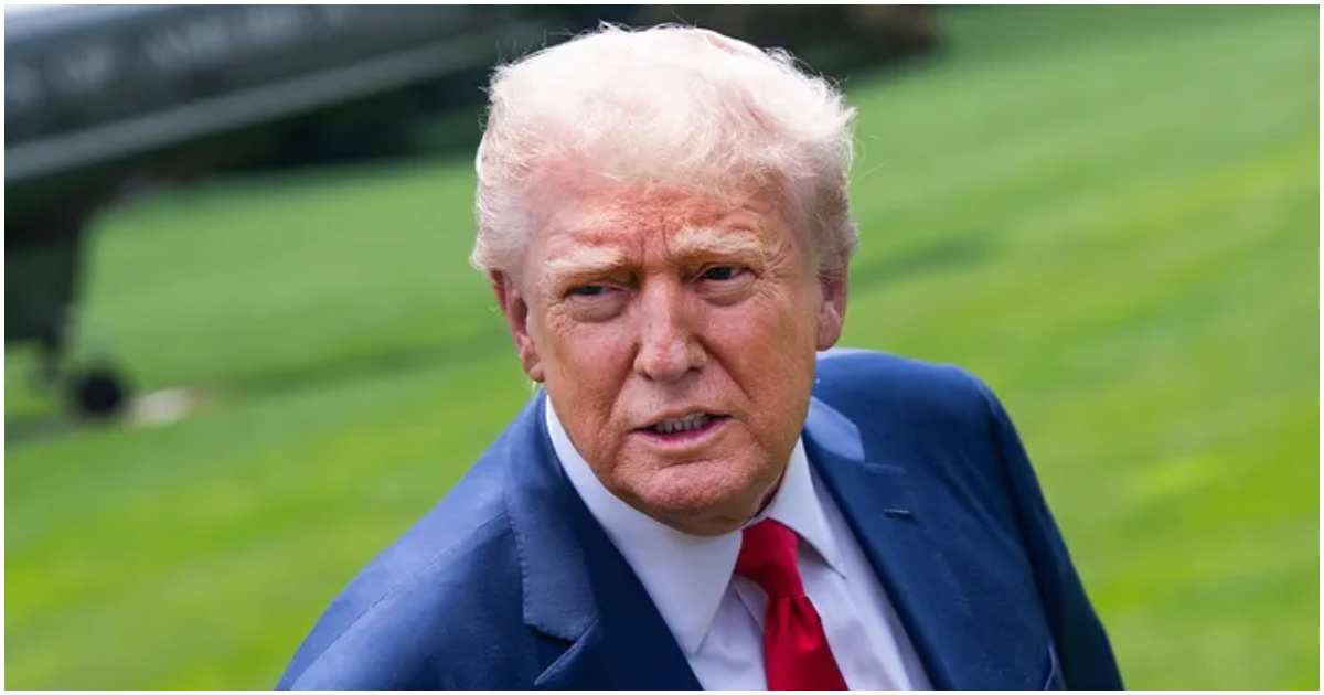 ক্যাম্প ডেভিড থেকে গত ৯ জুন হোয়াইট হাউসে ফিরে সাউথ লনে প্রেসিডেন্ট ডনাল্ড ট্রাম্প। ছবি: ফক্স নিউজ