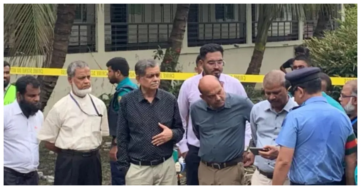 প্রায় ৫ ঘণ্টার বেশি অবরুদ্ধ ছিলেন দুই উপদেষ্টা ও প্রেস সচিব। ছবি: ইউএনবি