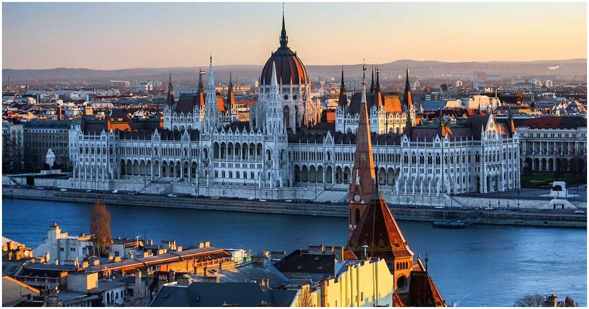হাঙ্গেরির বুদাপেস্টে অবস্থিত দেশটির পার্লামেন্ট ভবন। ছবি: উইকিমিডিয়া কমন্স