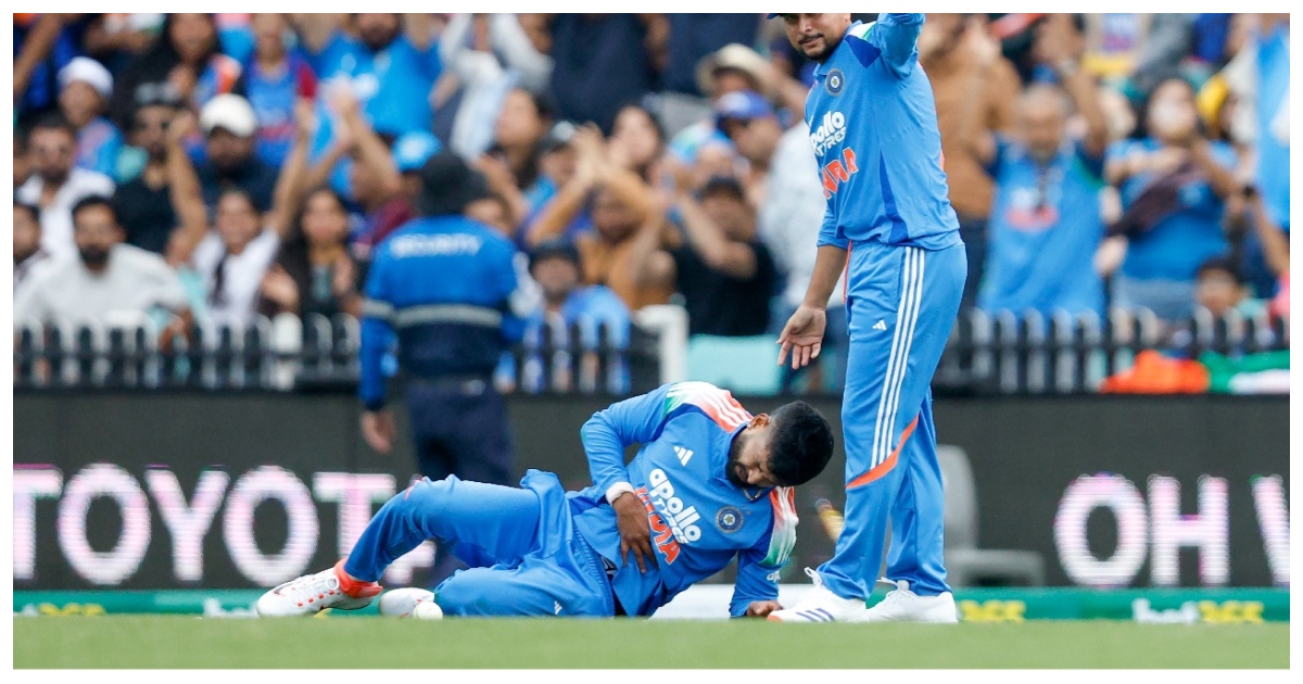 মাঠেই চোট পান শ্রেয়াস। ছবি: এপি৭এম