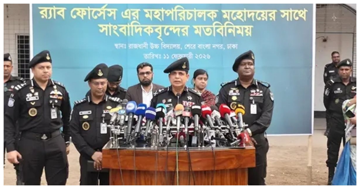 নির্বাচনের আগে সংবাদ সম্মেলনে র‍্যাবের মহাপরিচালক এ কে এম শহিদুর রহমান। ছবি: সংগৃহীত
