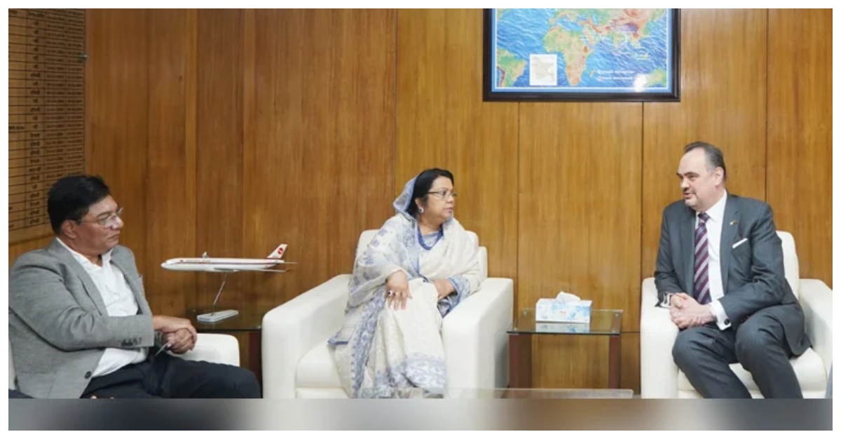 বেসামরিক বিমান পরিবহন ও পর্যটন মন্ত্রী আফরোজা খানমের সঙ্গে বাংলাদেশে নিযুক্ত মার্কিন রাষ্ট্রদূত ব্রেন্ট টি. ক্রিস্টেনসেন(ডান পাশে)। ছবি: বাসস